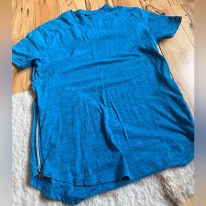 Men’s blue t shirt